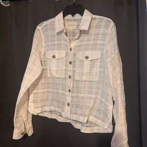 White aeropostale button up long sleeve, good condition